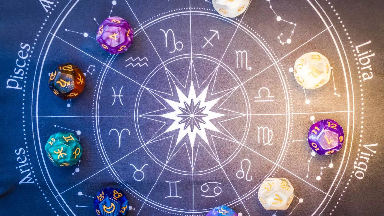 Daily Horoscope 25 May: आजचे राशीभविष्य; गुरुपुष्यामृत योग कोणत्या राशींसाठी लकी? वाचा