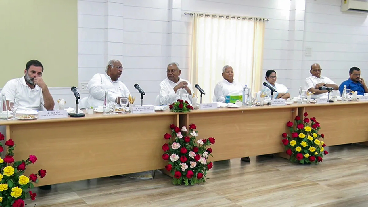 Opposition Meeting : महाराष्ट्रात राजकीय भूकंप, विरोधकांची 13-14 जुलैची बैठक रद्द