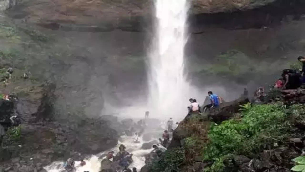 Reverse Waterfall in India know the how to go