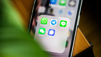24 WhatsApp